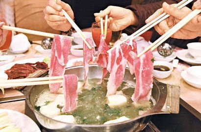 当我们面对所谓的“美食”时,又可曾想到杀戮的苦痛与死亡的悲哀