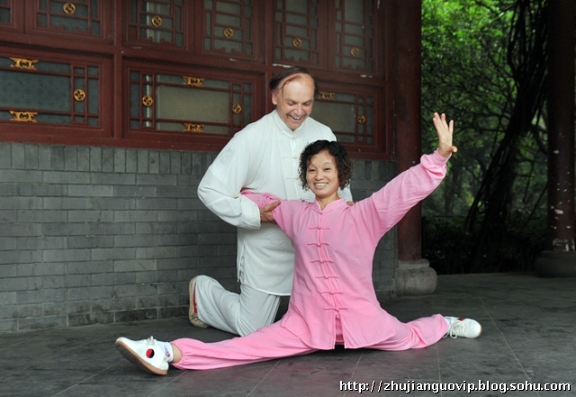 太极拳老外娶了成都绣娘
