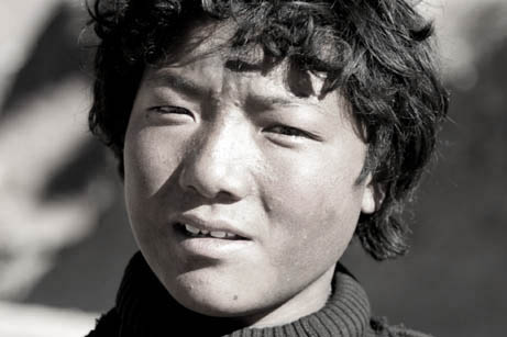 佛教故事-震撼:五个孩子徒步二千公里朝佛路