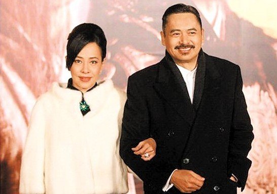 周润发夫妇.jpg