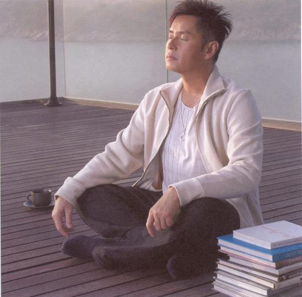 谭咏麟 佛寺里的谭校长.jpg