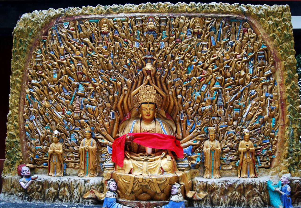 四川大足县宝顶山大佛湾的千手观音