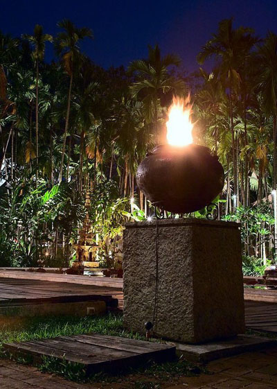 佛教故事：行人莫与路为仇