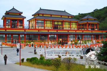 大连莲花山寺
