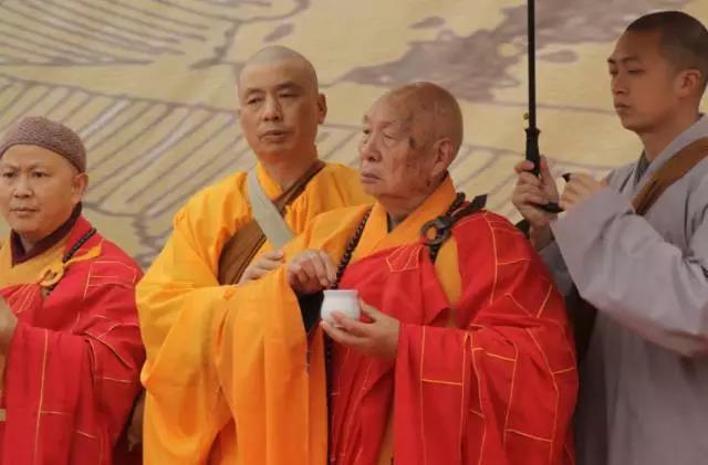 吉祥降甘露 慈悲润大千：四川德阳孝泉古镇延祚寺奠基洒净仪式