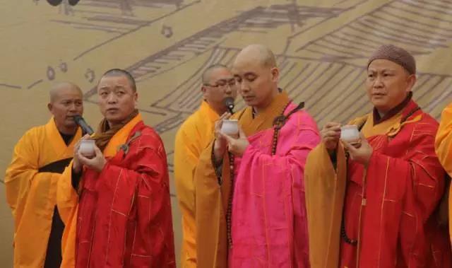 吉祥降甘露 慈悲润大千：四川德阳孝泉古镇延祚寺奠基洒净仪式