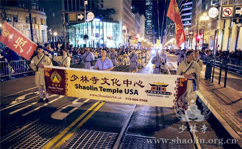 旧金山少林文化中心蝉联新年游行杰出方队奖