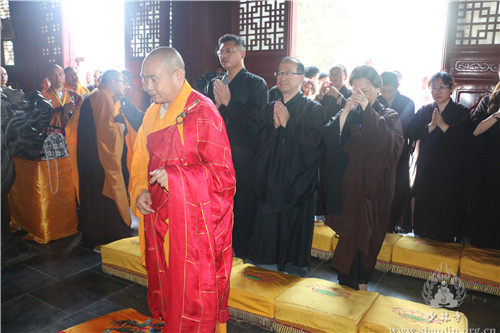 少林寺水陆大法会第一天 大坛举行拜忏、上堂斋