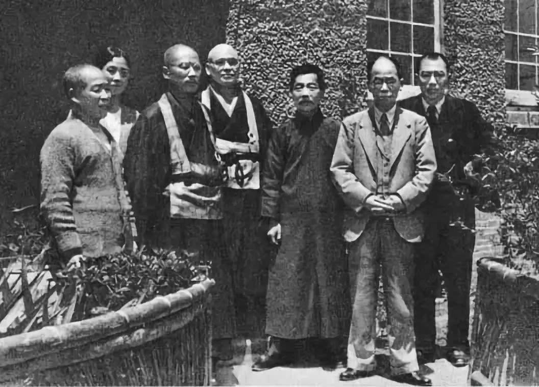 鲁迅与日本禅学大师铃木大拙(右二)等合影(1934年5月10日摄)