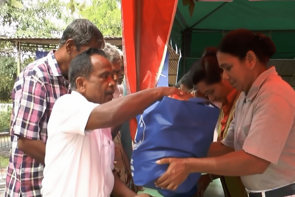 斯里兰卡暴雨成灾 慈济紧急发放千户物资